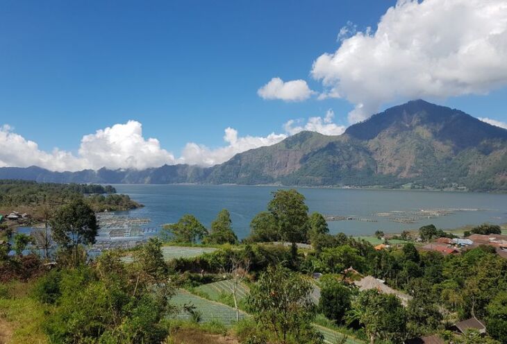 Danau Batur, tempat wisata di Kintamani yang terbentuk dari letusan Gunung Batur
