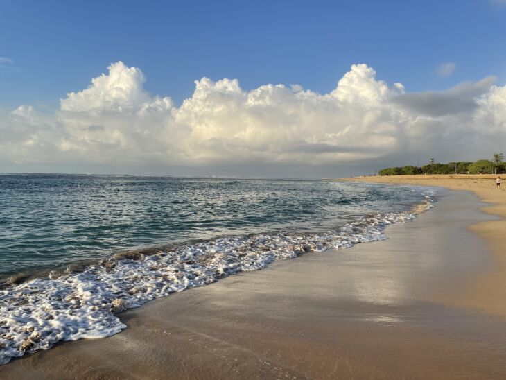 Pantai Nusa Dua Kawasan Nusa Dua, salah satu lokasi favorit untuk company gathering di Bali
