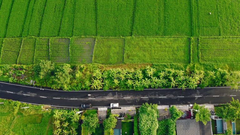 keindahan tempat wisata di seminyak bali yang memukau