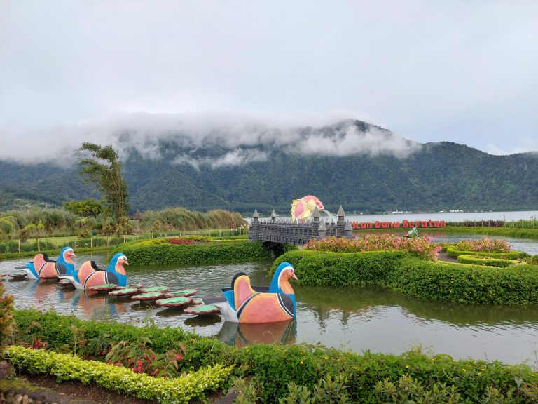 danau bedugul bali