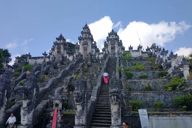pura bali terkenal
