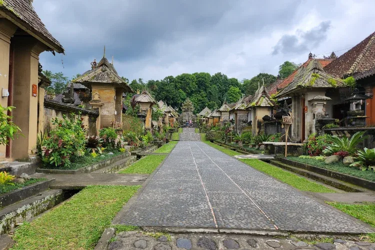 Desa Penglipuran Bangli dengan rumah tradisional Bali