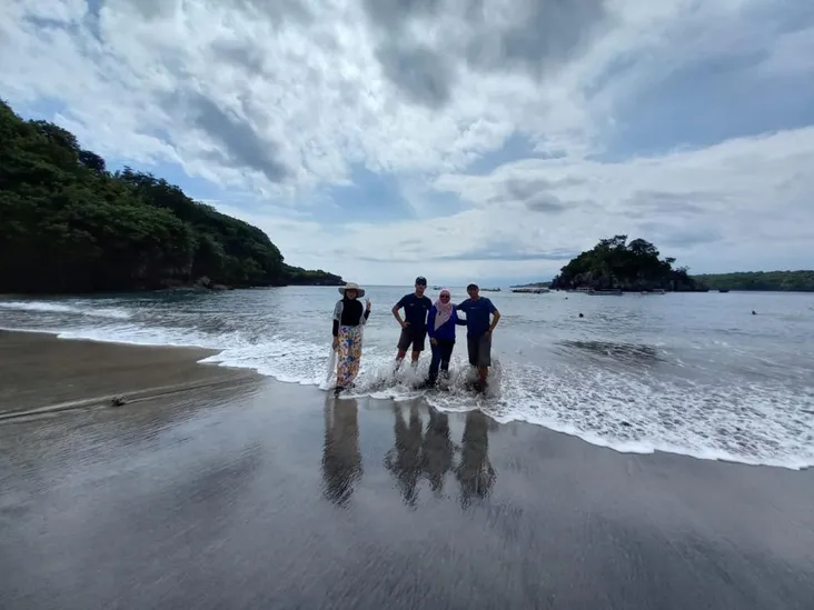 Crystal Bay Beach Nusa Penida