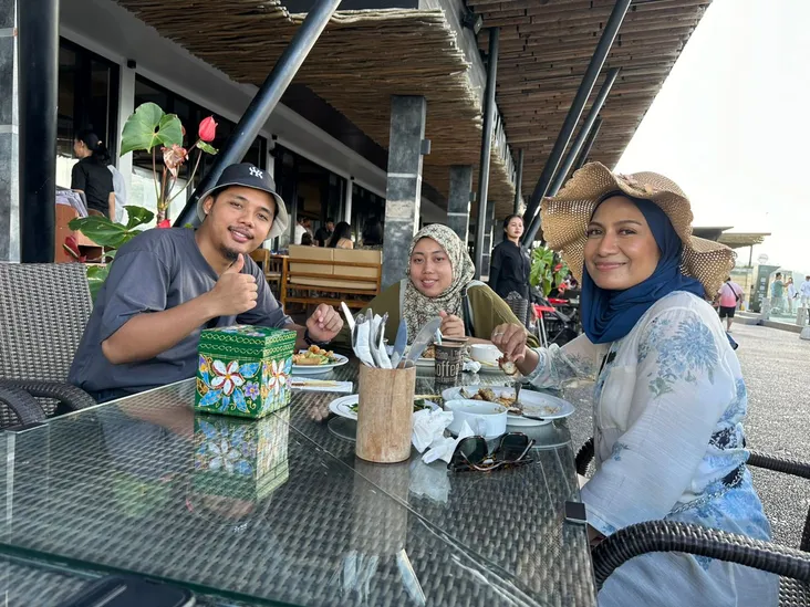 Makan Siang Cafe Bali